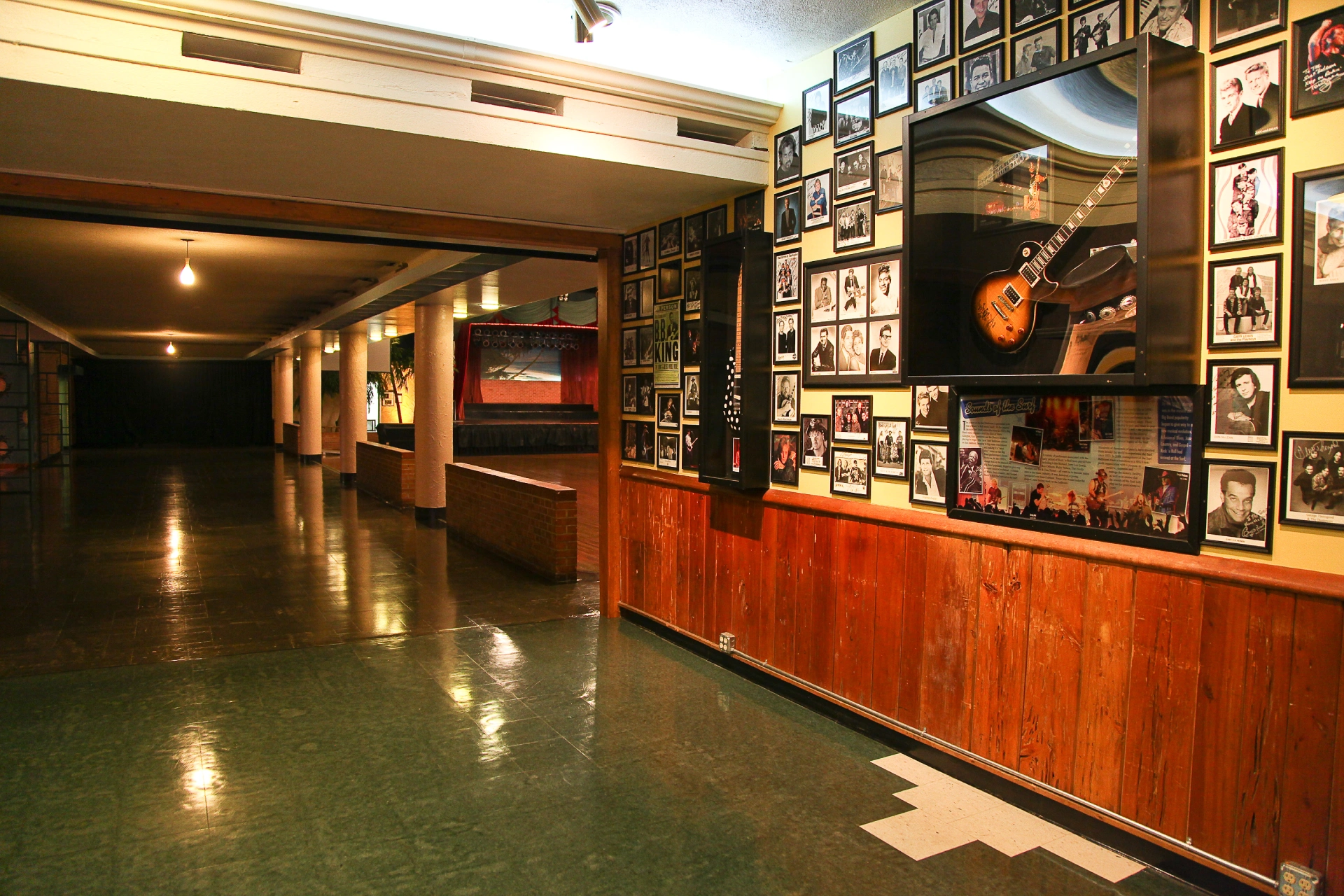 CypressLoungeDisplayca.2011.2